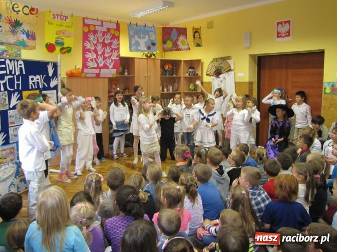 Zdjęcie w galerii na portalu naszraciborz.pl: Mydło wszystko umyje, nawet uszy i szyję  wiadomości z regionu