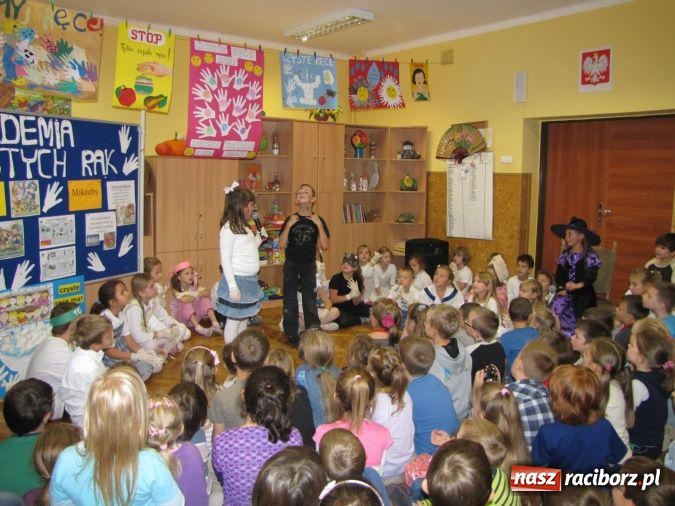 Zdjęcie w galerii na portalu naszraciborz.pl: Mydło wszystko umyje, nawet uszy i szyję  wiadomości z regionu