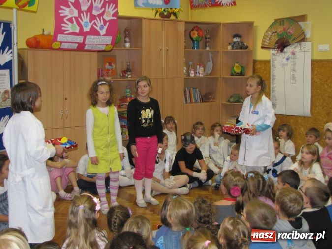 Zdjęcie w galerii na portalu naszraciborz.pl: Mydło wszystko umyje, nawet uszy i szyję  wiadomości z regionu