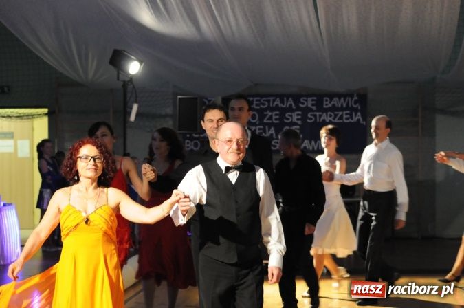 Zdjęcie w galerii na portalu naszraciborz.pl: Senior Hobby 2012 - Międzynarodowy Turniej Tańca Towarzyskiego w Arenie Rafako wiadomości z regionu