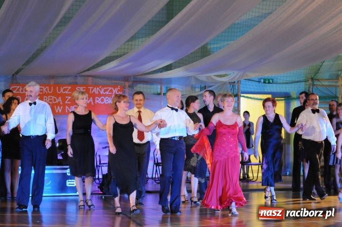 Zdjęcie w galerii na portalu naszraciborz.pl: Senior Hobby 2012 - Międzynarodowy Turniej Tańca Towarzyskiego w Arenie Rafako wiadomości z regionu