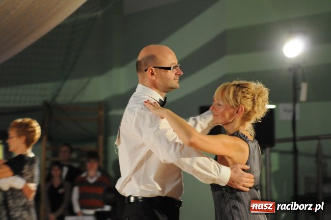 Zdjęcie w galerii na portalu naszraciborz.pl: Senior Hobby 2012 - Międzynarodowy Turniej Tańca Towarzyskiego w Arenie Rafako wiadomości z regionu