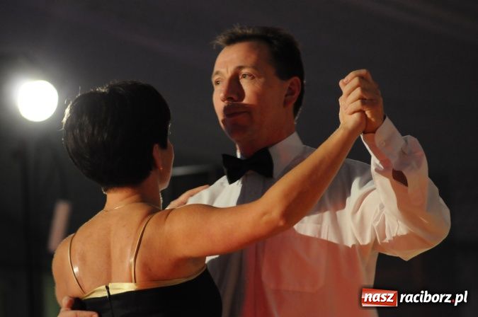 Zdjęcie w galerii na portalu naszraciborz.pl: Senior Hobby 2012 - Międzynarodowy Turniej Tańca Towarzyskiego w Arenie Rafako wiadomości z regionu