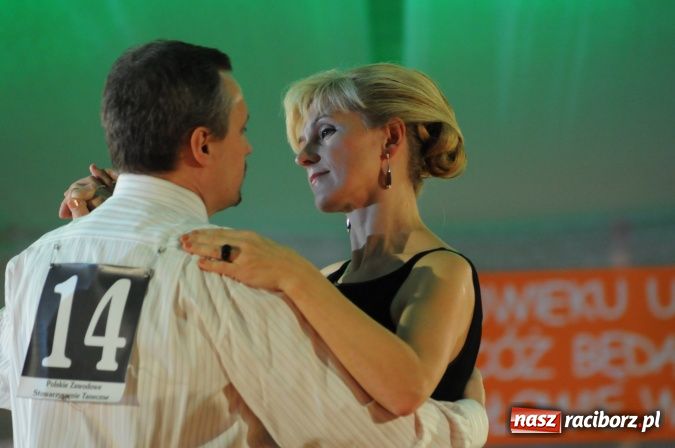 Zdjęcie w galerii na portalu naszraciborz.pl: Senior Hobby 2012 - Międzynarodowy Turniej Tańca Towarzyskiego w Arenie Rafako wiadomości z regionu