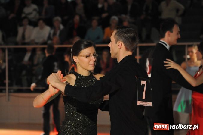 Zdjęcie w galerii na portalu naszraciborz.pl: Senior Hobby 2012 - Międzynarodowy Turniej Tańca Towarzyskiego w Arenie Rafako wiadomości z regionu