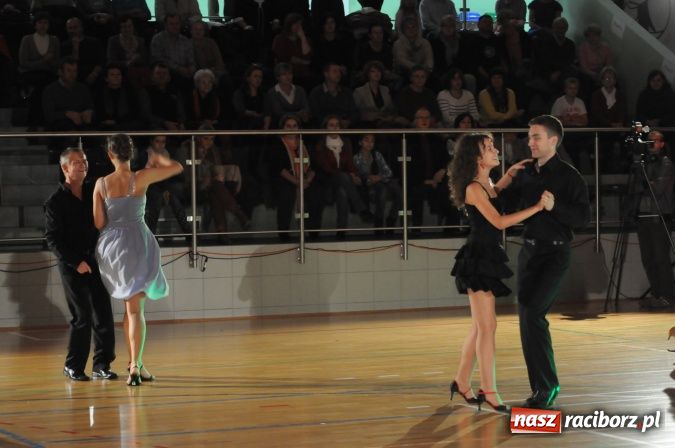 Zdjęcie w galerii na portalu naszraciborz.pl: Senior Hobby 2012 - Międzynarodowy Turniej Tańca Towarzyskiego w Arenie Rafako wiadomości z regionu