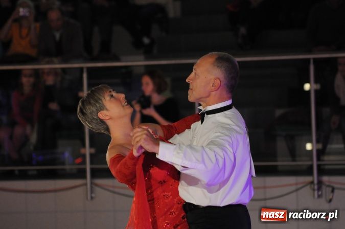 Zdjęcie w galerii na portalu naszraciborz.pl: Senior Hobby 2012 - Międzynarodowy Turniej Tańca Towarzyskiego w Arenie Rafako wiadomości z regionu