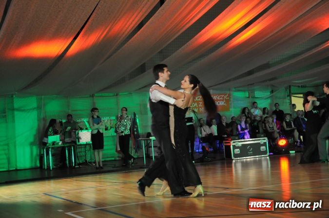 Zdjęcie w galerii na portalu naszraciborz.pl: Senior Hobby 2012 - Międzynarodowy Turniej Tańca Towarzyskiego w Arenie Rafako wiadomości z regionu
