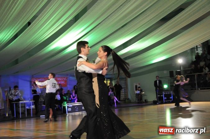 Zdjęcie w galerii na portalu naszraciborz.pl: Senior Hobby 2012 - Międzynarodowy Turniej Tańca Towarzyskiego w Arenie Rafako wiadomości z regionu