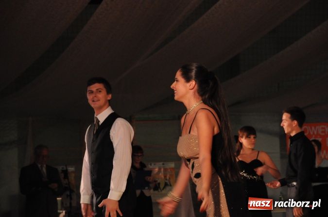 Zdjęcie w galerii na portalu naszraciborz.pl: Senior Hobby 2012 - Międzynarodowy Turniej Tańca Towarzyskiego w Arenie Rafako wiadomości z regionu