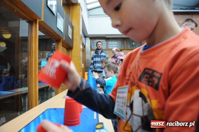 Zdjęcie w galerii na portalu naszraciborz.pl: Uczestniczka Mam Talent na Speed Stacks w Raciborzu. Zobacz jej umiejętności na wideo wiadomości z regionu