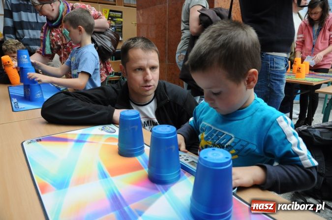 Zdjęcie w galerii na portalu naszraciborz.pl: Uczestniczka Mam Talent na Speed Stacks w Raciborzu. Zobacz jej umiejętności na wideo wiadomości z regionu