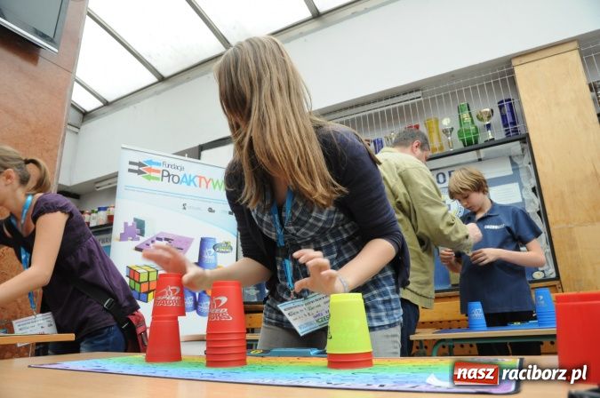 Zdjęcie w galerii na portalu naszraciborz.pl: Uczestniczka Mam Talent na Speed Stacks w Raciborzu. Zobacz jej umiejętności na wideo wiadomości z regionu