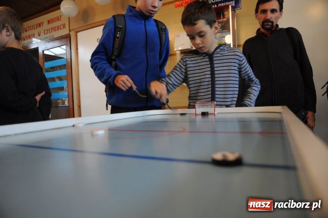 Zdjęcie w galerii na portalu naszraciborz.pl: Uczestniczka Mam Talent na Speed Stacks w Raciborzu. Zobacz jej umiejętności na wideo wiadomości z regionu