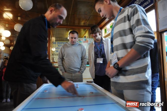 Zdjęcie w galerii na portalu naszraciborz.pl: Uczestniczka Mam Talent na Speed Stacks w Raciborzu. Zobacz jej umiejętności na wideo wiadomości z regionu