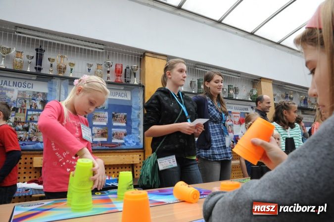 Zdjęcie w galerii na portalu naszraciborz.pl: Uczestniczka Mam Talent na Speed Stacks w Raciborzu. Zobacz jej umiejętności na wideo wiadomości z regionu