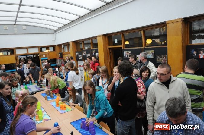 Zdjęcie w galerii na portalu naszraciborz.pl: Uczestniczka Mam Talent na Speed Stacks w Raciborzu. Zobacz jej umiejętności na wideo wiadomości z regionu