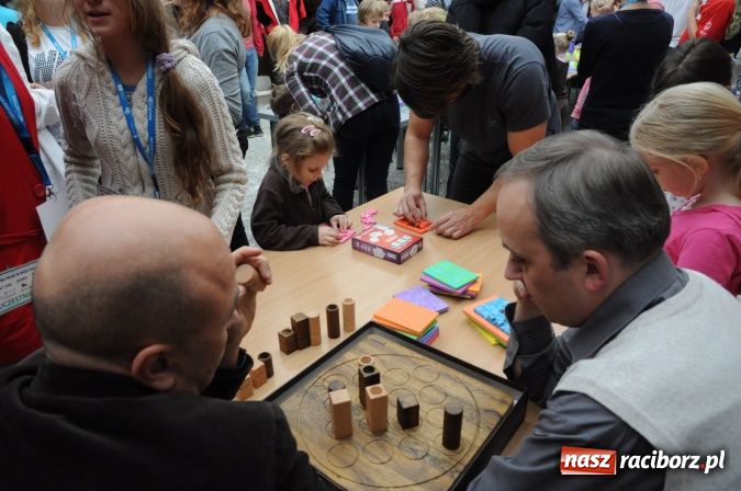 Zdjęcie w galerii na portalu naszraciborz.pl: Uczestniczka Mam Talent na Speed Stacks w Raciborzu. Zobacz jej umiejętności na wideo wiadomości z regionu