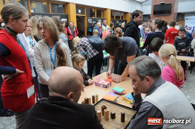 Zdjęcie w galerii na portalu naszraciborz.pl: Uczestniczka Mam Talent na Speed Stacks w Raciborzu. Zobacz jej umiejętności na wideo wiadomości z regionu