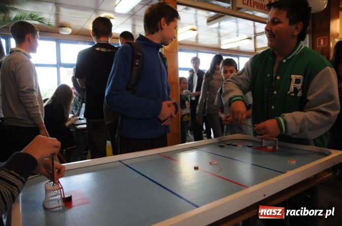 Zdjęcie w galerii na portalu naszraciborz.pl: Uczestniczka Mam Talent na Speed Stacks w Raciborzu. Zobacz jej umiejętności na wideo wiadomości z regionu