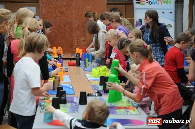 Zdjęcie w galerii na portalu naszraciborz.pl: Uczestniczka Mam Talent na Speed Stacks w Raciborzu. Zobacz jej umiejętności na wideo wiadomości z regionu