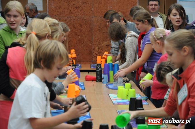 Zdjęcie w galerii na portalu naszraciborz.pl: Uczestniczka Mam Talent na Speed Stacks w Raciborzu. Zobacz jej umiejętności na wideo wiadomości z regionu