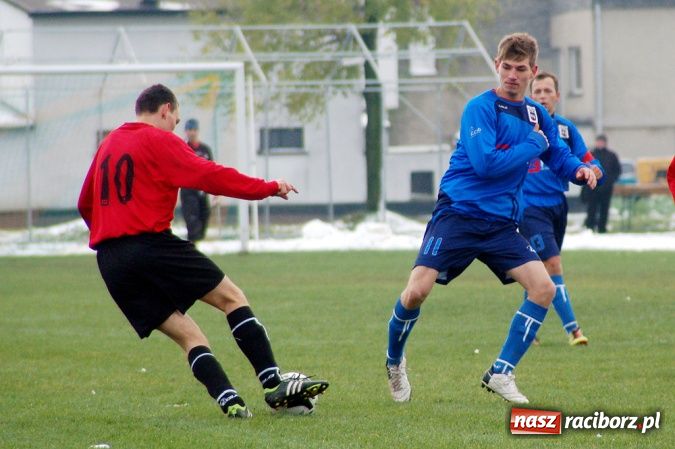 Zdjęcie w galerii na portalu naszraciborz.pl: Borucin lepszy w hicie A klasy wiadomości z regionu