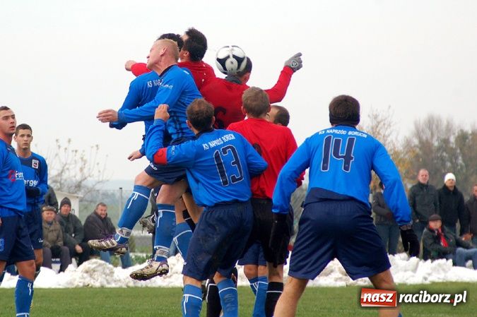 Zdjęcie w galerii na portalu naszraciborz.pl: Borucin lepszy w hicie A klasy wiadomości z regionu