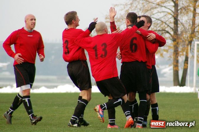 Zdjęcie w galerii na portalu naszraciborz.pl: Borucin lepszy w hicie A klasy wiadomości z regionu