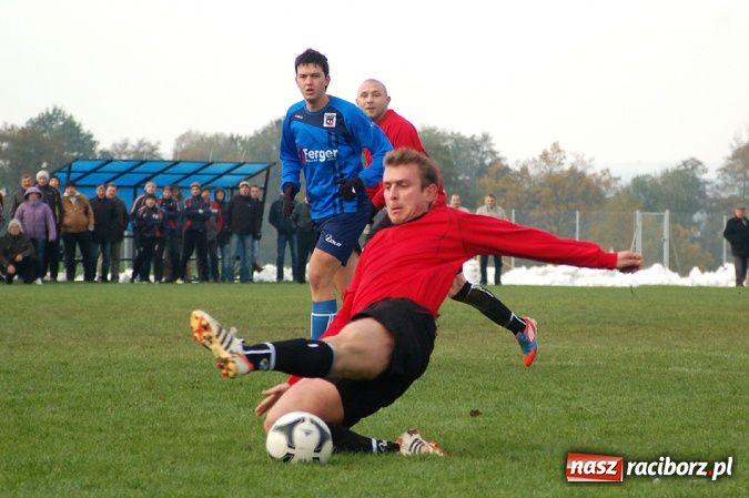 Zdjęcie w galerii na portalu naszraciborz.pl: Borucin lepszy w hicie A klasy wiadomości z regionu