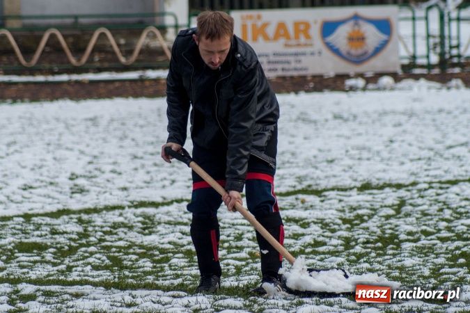 Zdjęcie w galerii na portalu naszraciborz.pl: Derby Raciborza z perypetiami wiadomości z regionu