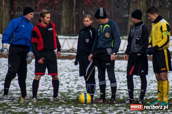 Zdjęcie w galerii na portalu naszraciborz.pl: Derby Raciborza z perypetiami wiadomości z regionu
