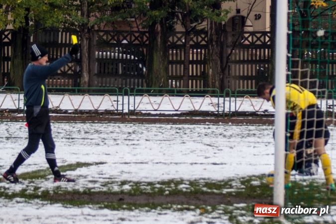 Zdjęcie w galerii na portalu naszraciborz.pl: Derby Raciborza z perypetiami wiadomości z regionu