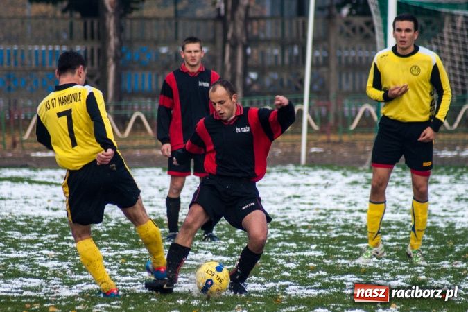 Zdjęcie w galerii na portalu naszraciborz.pl: Derby Raciborza z perypetiami wiadomości z regionu