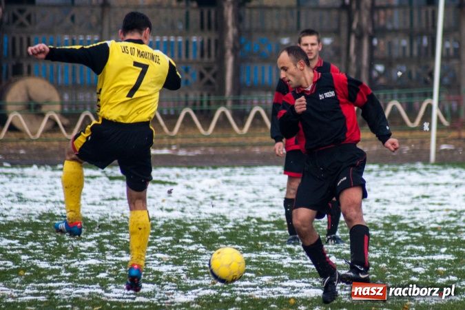 Zdjęcie w galerii na portalu naszraciborz.pl: Derby Raciborza z perypetiami wiadomości z regionu