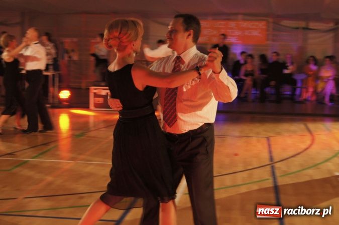 Zdjęcie w galerii na portalu naszraciborz.pl: Międzynarodowy Turniej Tańca w Arenie Rafako - zapraszamy do obejrzenia wideo wiadomości z regionu