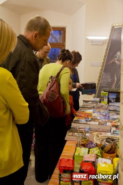 Zdjęcie w galerii na portalu naszraciborz.pl: IX Wiatraki rozhulały zamek wiadomości z regionu