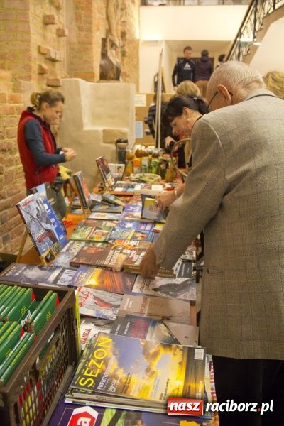 Zdjęcie w galerii na portalu naszraciborz.pl: IX Wiatraki rozhulały zamek wiadomości z regionu
