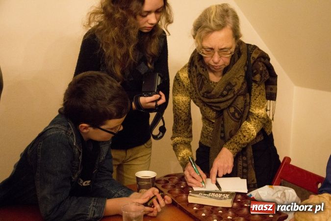 Zdjęcie w galerii na portalu naszraciborz.pl: IX Wiatraki rozhulały zamek wiadomości z regionu