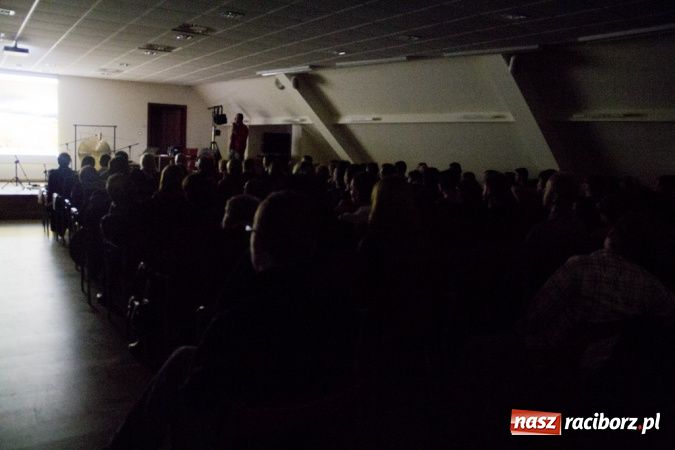 Zdjęcie w galerii na portalu naszraciborz.pl: IX Wiatraki rozhulały zamek wiadomości z regionu