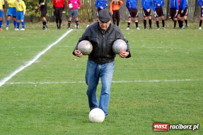 Zdjęcie w galerii na portalu naszraciborz.pl: Płomień nie spalił Owsiszcz wiadomości z regionu
