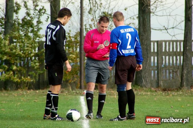 Zdjęcie w galerii na portalu naszraciborz.pl: Płomień nie spalił Owsiszcz wiadomości z regionu
