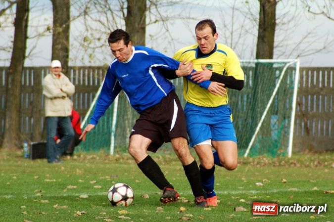 Zdjęcie w galerii na portalu naszraciborz.pl: Płomień nie spalił Owsiszcz wiadomości z regionu