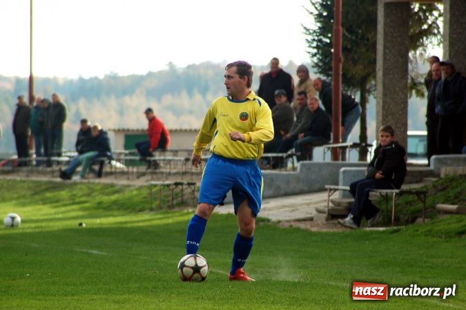 Zdjęcie w galerii na portalu naszraciborz.pl: Płomień nie spalił Owsiszcz wiadomości z regionu