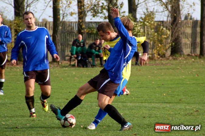 Zdjęcie w galerii na portalu naszraciborz.pl: Płomień nie spalił Owsiszcz wiadomości z regionu