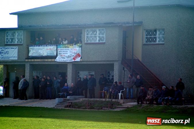 Zdjęcie w galerii na portalu naszraciborz.pl: Płomień nie spalił Owsiszcz wiadomości z regionu