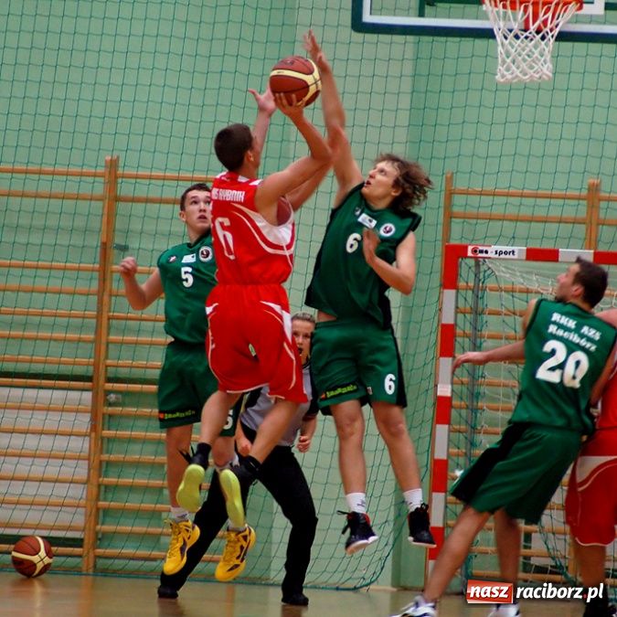 Zdjęcie w galerii na portalu naszraciborz.pl: W derbach regionu lepszy Rybnik wiadomości z regionu