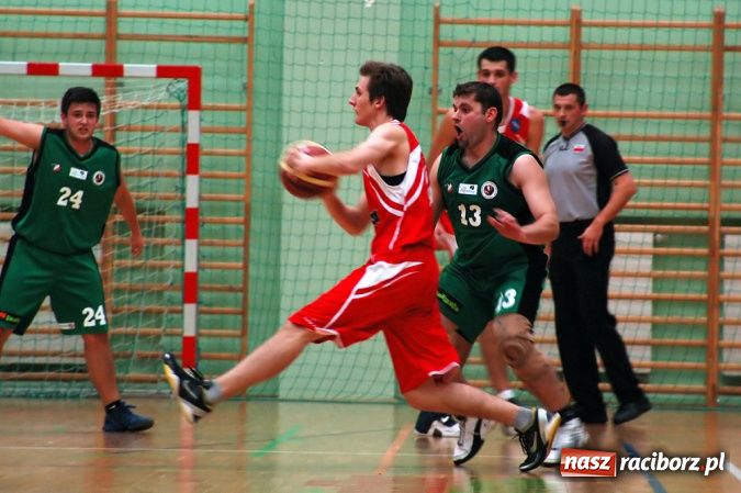 Zdjęcie w galerii na portalu naszraciborz.pl: W derbach regionu lepszy Rybnik wiadomości z regionu