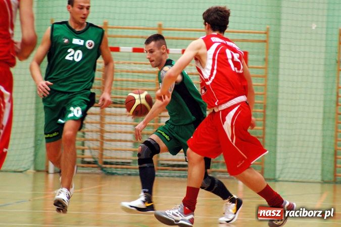 Zdjęcie w galerii na portalu naszraciborz.pl: W derbach regionu lepszy Rybnik wiadomości z regionu