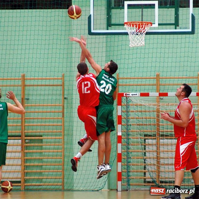 Zdjęcie w galerii na portalu naszraciborz.pl: W derbach regionu lepszy Rybnik wiadomości z regionu